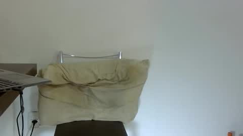 Snapshot of rafaelssk chatting on February 2026 09:37:02 PM elenacam online show from February 2026 09:37:02 PM