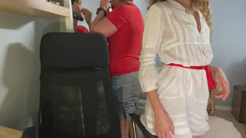 Snapshot of ragnarr_xxx chatting on November 2025 08:33:02 PM Ragnarr online show from November 2025 08:33:02 PM