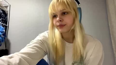 Eshly online show from April 2026 12:21:02 PM