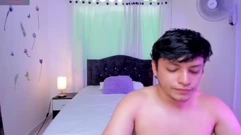 Snapshot of raiderandroxie chatting on November 2025 01:54:02 PM raider and roxie online show from November 2025 01:54:02 PM