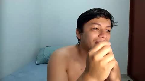 Snapshot of raiderandroxie chatting on December 2025 01:05:02 PM raider and roxie online show from December 2025 01:05:02 PM