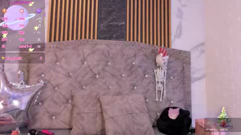 Snapshot of railey_rosse_ chatting on November 2025 08:08:02 PM Welcome to my room online show from November 2025 08:08:02 PM