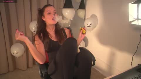 rainevi online show from October 2025 07:12:01 PM