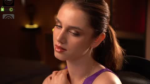 Snapshot of raisadoll chatting on May 2026 05:20:02 PM Raisa online show from May 2026 05:20:02 PM