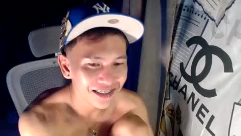 Snapshot of ralfhuge24 chatting on June 2026 05:13:02 PM ralfhuge24 online show from June 2026 05:13:02 PM