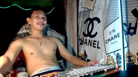 Snapshot of ralfhuge24 chatting on July 2026 12:11:01 PM ralfhuge24 online show from July 2026 12:11:01 PM
