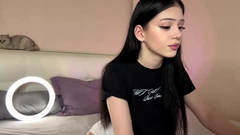 Snapshot of randiburt chatting on October 2025 03:40:02 PM Luna online show from October 2025 03:40:02 PM