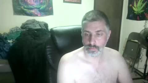 randomguy623710 online show from September 2025 07:43:01 AM