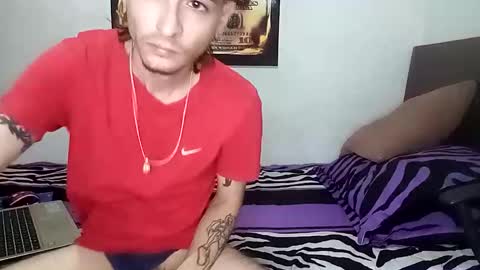 Snapshot of rangel_sex chatting on November 2025 02:43:02 AM Rangel and Lola online show from November 2025 02:43:02 AM