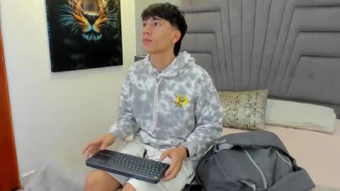 Snapshot of raphael_nyon chatting on February 2026 11:31:02 AM Raphael Nyon online show from February 2026 11:31:02 AM