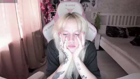 Snapshot of rapunzel_cute chatting on September 2025 02:06:02 PM Rapunzel online show from September 2025 02:06:02 PM