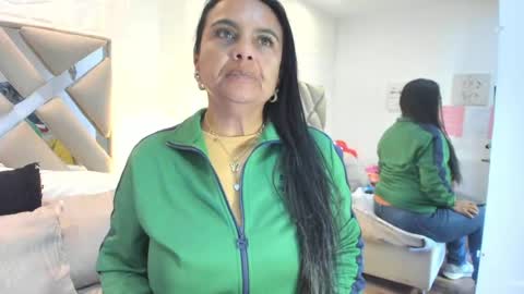 Raquel Moore  online show from March 2026 12:34:01 PM