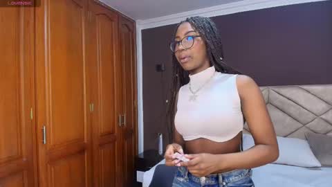 Raquel online show from November 2025 12:29:02 PM