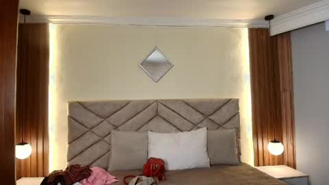Snapshot of raqueljones_ chatting on May 2026 12:01:01 PM Raquel online show from May 2026 12:01:01 PM