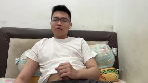 Snapshot of ratedepic17 chatting on December 2024 06:44:01 PM randomnaut online show from December 2024 06:44:01 PM