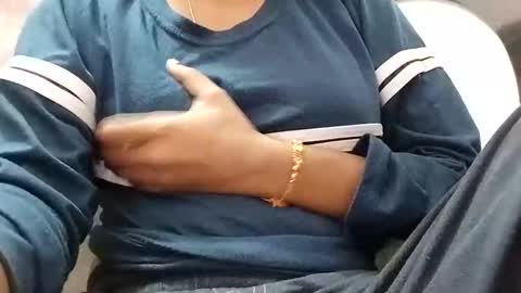 Snapshot of rava_sexy chatting on November 2025 03:39:02 AM rava_sexy online show from November 2025 03:39:02 AM