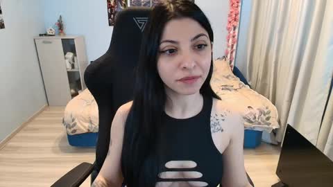 raven_haired_goddess online show from April 2026 07:53:02 AM