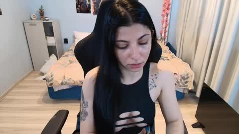 Snapshot of raven_haired_goddess chatting on May 2026 07:27:01 AM raven_haired_goddess online show from May 2026 07:27:01 AM