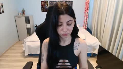 Snapshot of raven_haired_goddess chatting on May 2026 07:46:02 AM raven_haired_goddess online show from May 2026 07:46:02 AM