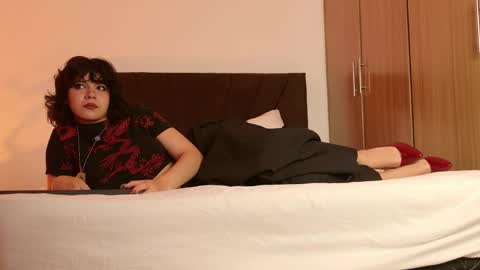 Snapshot of raven_oa chatting on May 2026 11:49:01 AM online show from May 2026 11:49:01 AM