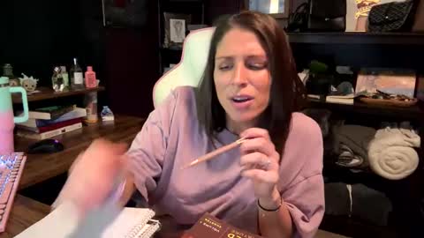 Snapshot of raven_ravish chatting on March 2025 01:23:01 AM raven_ravish online show from March 2025 01:23:01 AM