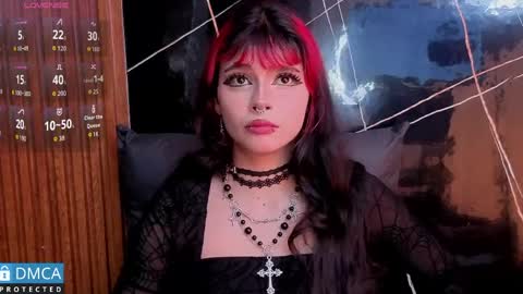 raven_rox_ online show from April 2026 06:57:01 PM