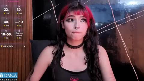 raven_rox_ online show from April 2026 07:08:02 PM