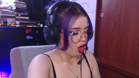 Snapshot of raventh_ chatting on September 2025 09:50:01 PM raventh_ online show from September 2025 09:50:01 PM