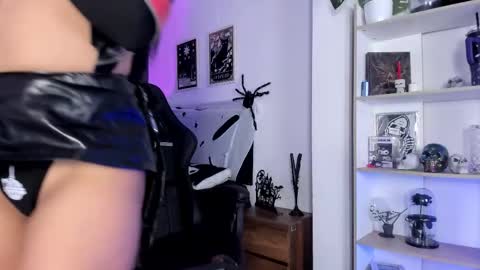 Raven Witch online show from November 2025 08:11:02 PM