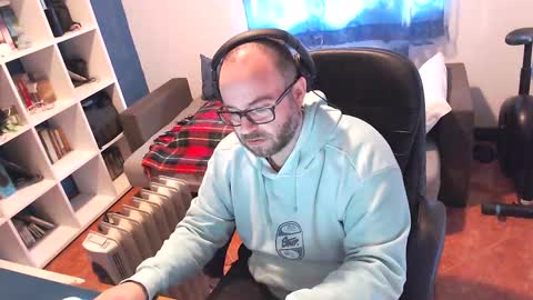 ravingr3d3 online show from March 2025 12:15:01 PM