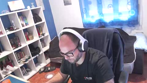 ravingr3d3 online show from November 2025 11:31:02 AM