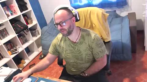 ravingr3d3 online show from March 2026 09:59:02 AM