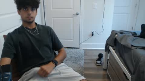 raymondg8596 online show from September 2025 07:38:01 PM