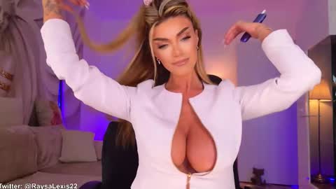 raysalexis19 online show from February 2026 02:00:02 PM