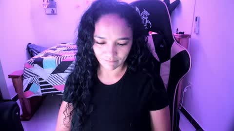 Danna online show from November 2025 01:38:01 AM