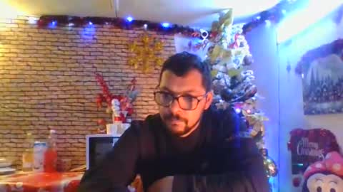 Snapshot of real_coupl3 chatting on December 2025 06:41:02 AM real_coupl3 online show from December 2025 06:41:02 AM