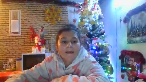 Snapshot of real_coupl3 chatting on December 2025 07:09:01 PM real_coupl3 online show from December 2025 07:09:01 PM