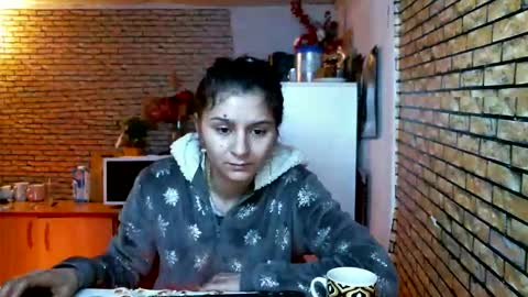 real_coupl3 online show from February 2026 04:19:02 AM