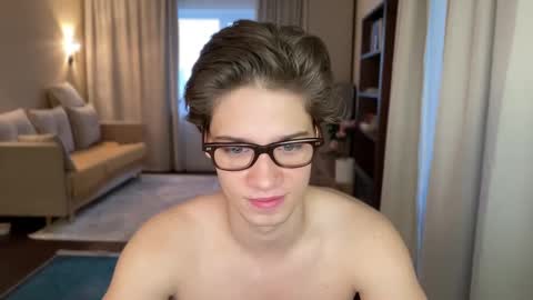 Snapshot of realsupermichael chatting on December 2024 07:37:01 AM AliceEve online show from December 2024 07:37:01 AM