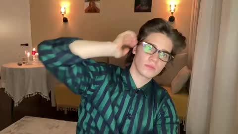 Snapshot of realsupermichael chatting on January 2025 06:44:01 PM AliceEve online show from January 2025 06:44:01 PM