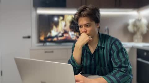 Snapshot of realsupermichael chatting on February 2025 08:36:02 PM AliceEve online show from February 2025 08:36:02 PM