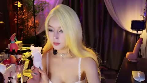 Snapshot of reaowna___ chatting on October 2025 12:00:02 PM reaowna___ online show from October 2025 12:00:02 PM