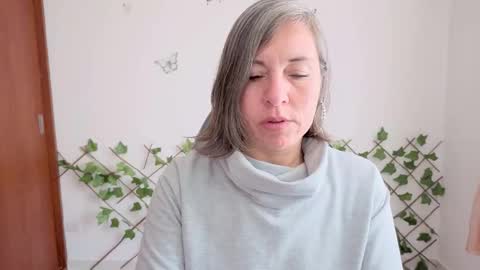 Rebbeca online show from February 2026 01:39:01 PM