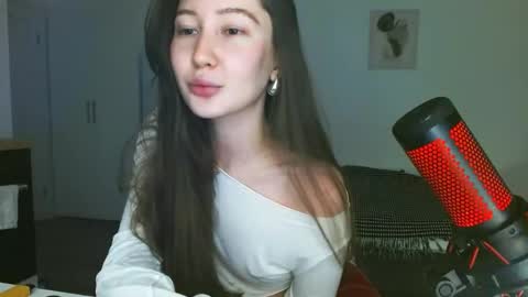 Snapshot of rebecca_demure18 chatting on December 2024 03:08:02 PM Lets talk here 33. online show from December 2024 03:08:02 PM