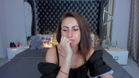 rebecca_diamonds online show from December 2025 06:30:02 AM