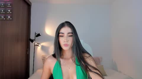 Snapshot of rebeccabaxter chatting on June 2026 11:00:01 PM Rebecca online show from June 2026 11:00:01 PM