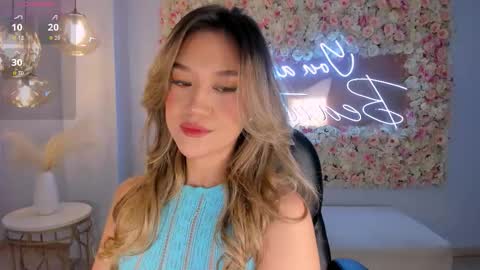 Rebe online show from October 2025 07:03:02 PM