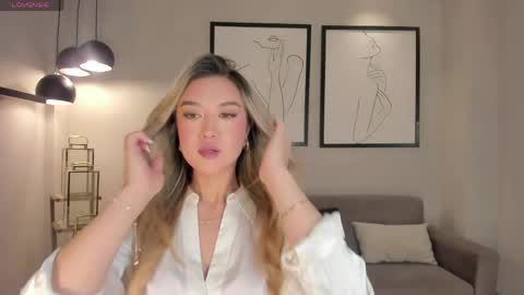 Rebe online show from April 2026 07:19:01 PM