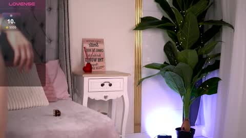 Rebecca online show from March 2026 09:04:02 AM