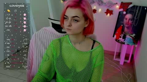 Snapshot of red_bestie_ chatting on December 2024 01:55:01 PM Bestie online show from December 2024 01:55:01 PM